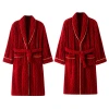فالعشيقان يملكان ثياب النوم الحمراء، المخيفات الشتوية، Item Picture